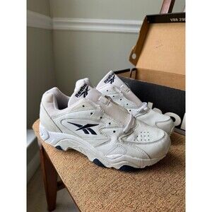 Vintage 1997 Reebok Skyliner NEW with box size 8.5